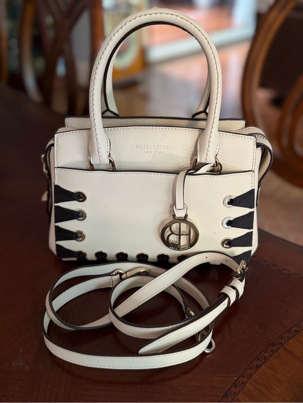 Henri Bendel West 57th Leather Mini Carry All Crossbody w/Ribbon and Charm EUC